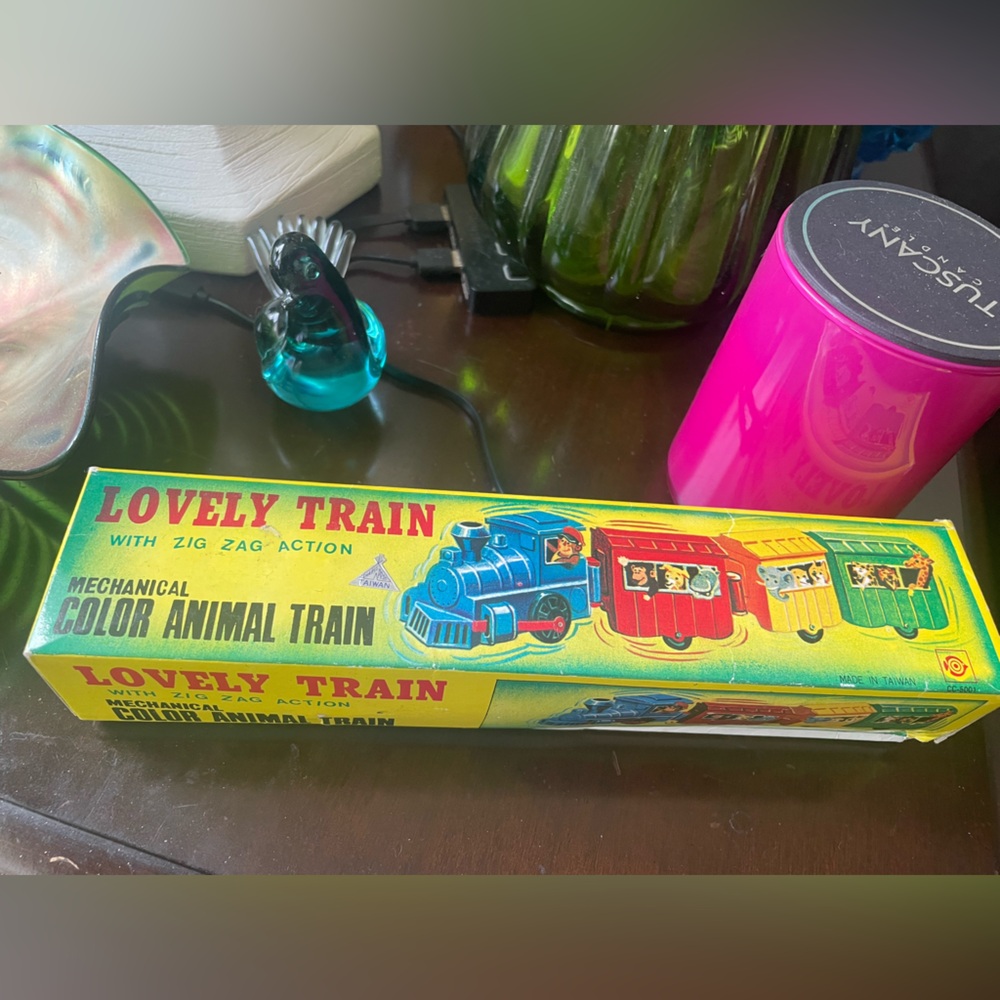 Wind up toy train
